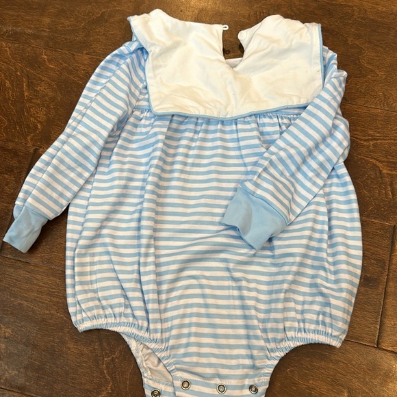 Monogrammed Christmas letter G striped blue and white long sleeve onesie - Picture 3 of 4